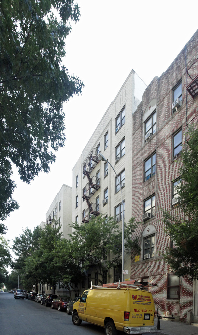 3551 Dekalb Ave in Bronx, NY - Foto de edificio - Building Photo