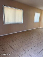 2403 Red Sails Dr in El Paso, TX - Foto de edificio - Building Photo