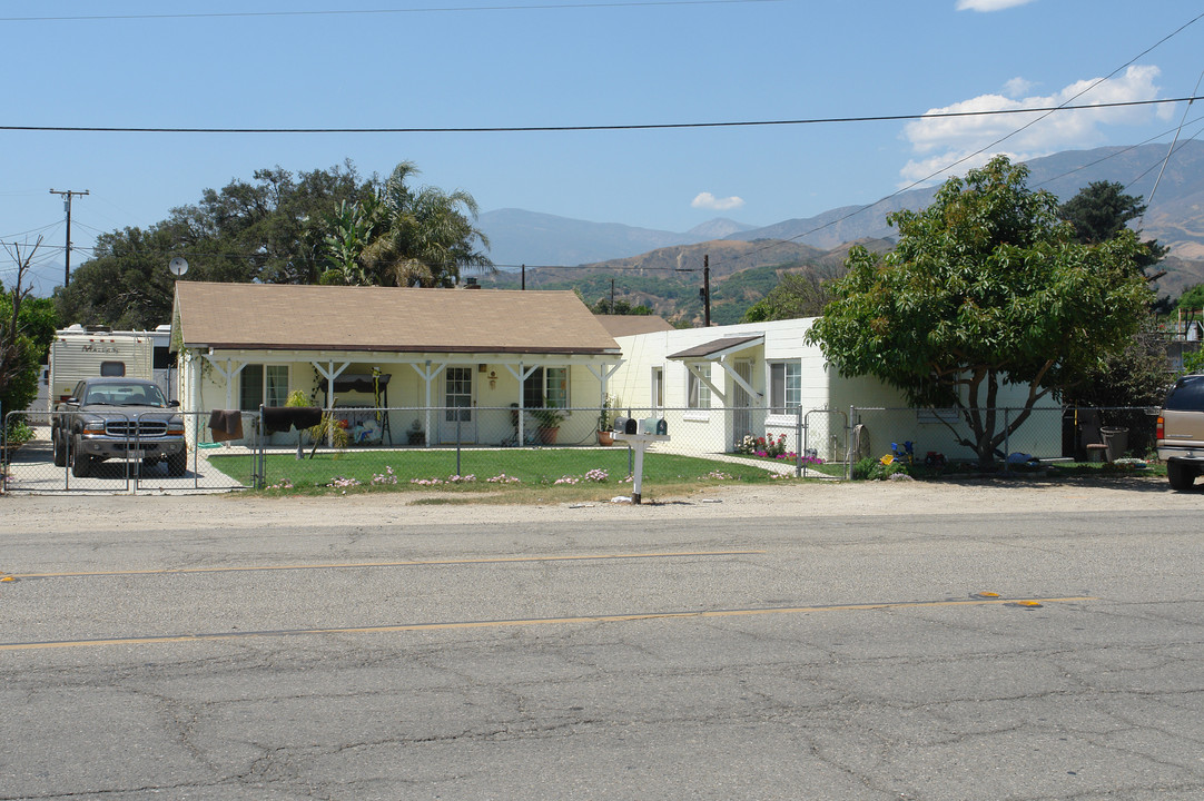 17983 E Telegraph Rd in Santa Paula, CA - Building Photo