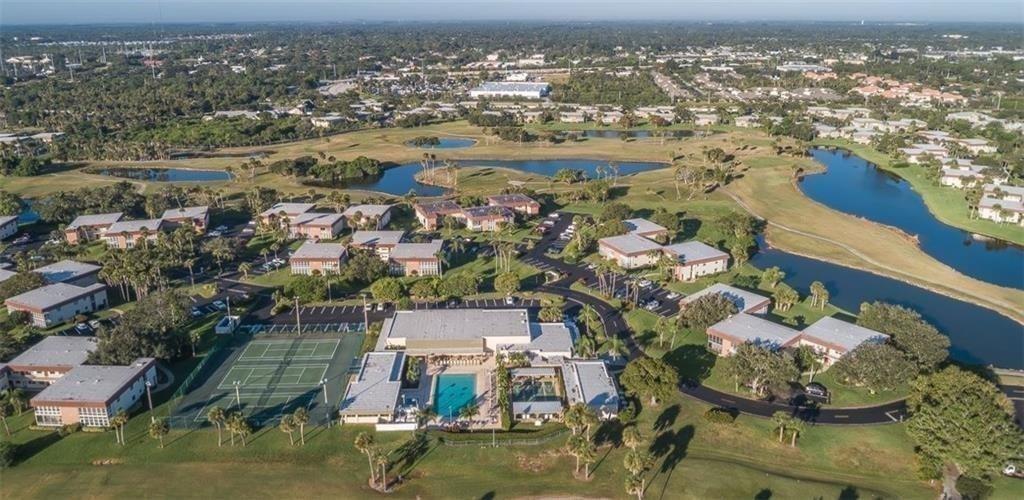 106 Spring Lake Ct in Vero Beach, FL - Building Photo