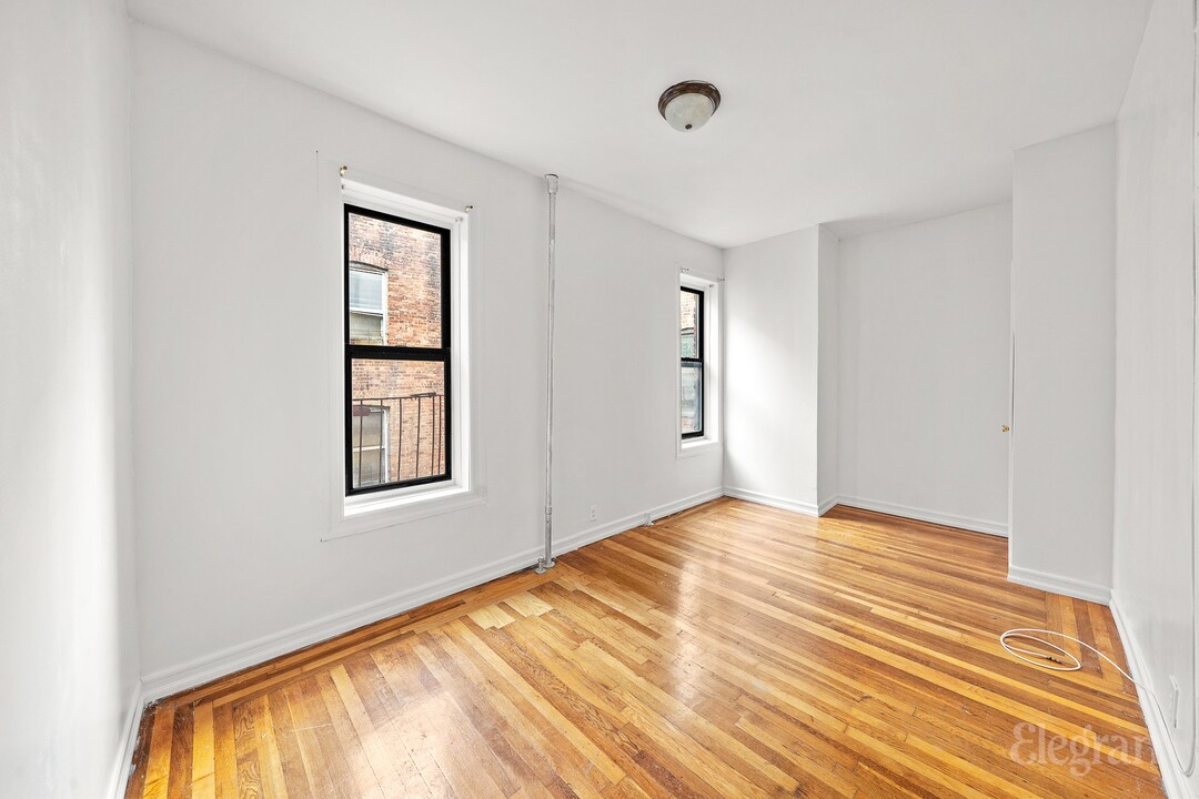 29 E 17th St in Brooklyn, NY - Building Photo