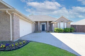 204 Cory Ct in Krum, TX - Building Photo - Building Photo