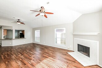 7457 Parkland Manor Dr in Cypress, TX - Building Photo - Building Photo