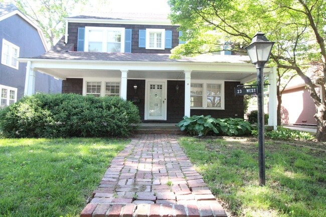 property at 23 W 69th St