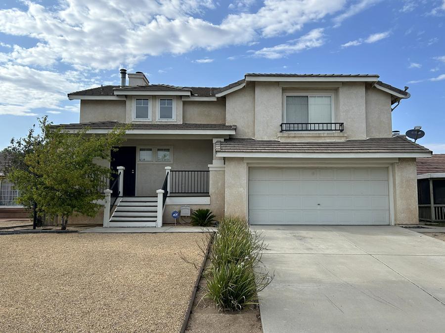 13526 W Nolina Dr in Hesperia, CA - Building Photo