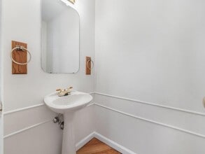 1005 Kensington Way in Mt Kisco, NY - Building Photo - Building Photo