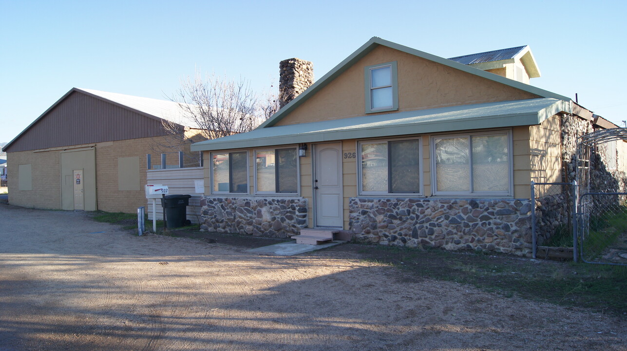 926 Topeka St in Kingman, AZ - Building Photo