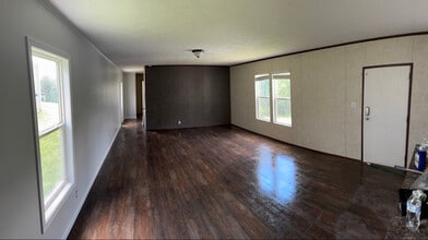 85 Short St in Candler, NC - Building Photo - Building Photo