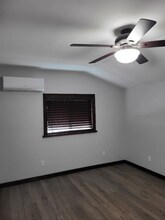 1856 Canyonville-Riddle Rd in Riddle, OR - Foto de edificio - Building Photo