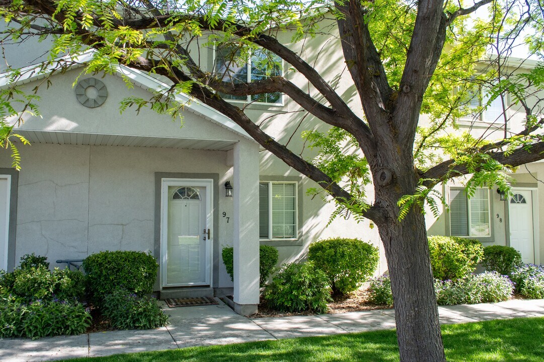 97 Penhurst Pl in Logan, UT - Building Photo