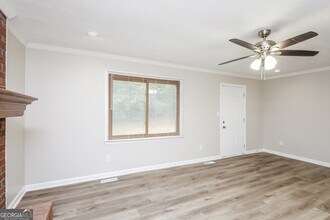 6449 Laural Bend in Stone Mountain, GA - Building Photo - Building Photo