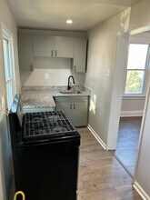 656 Dow Ave in Carnegie, PA - Building Photo - Building Photo