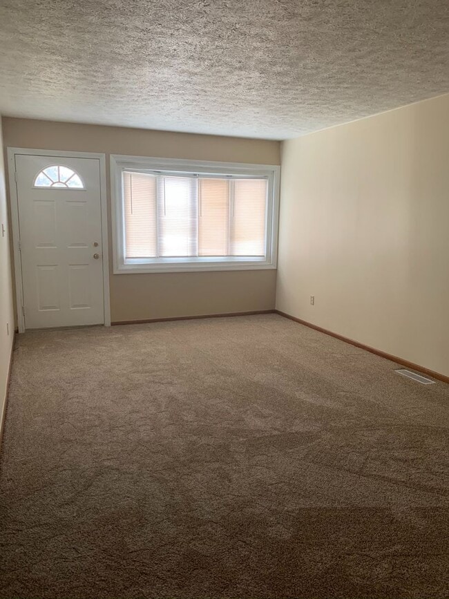 4150 Westmont Dr in Youngstown, OH - Building Photo - Building Photo