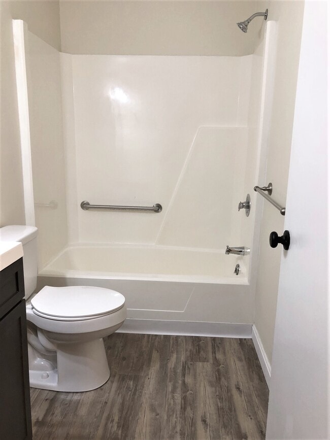 5 Autumn Leaf Dr, Unit 21 in Nashua, NH - Building Photo - Building Photo