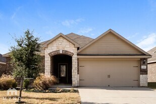 13624 Founders Ln in Crowley, TX - Building Photo