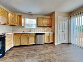 408 N Shore Ct in Franklin, IN - Building Photo - Building Photo