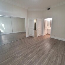 2669 S Barrington Ave in Los Angeles, CA - Building Photo - Building Photo