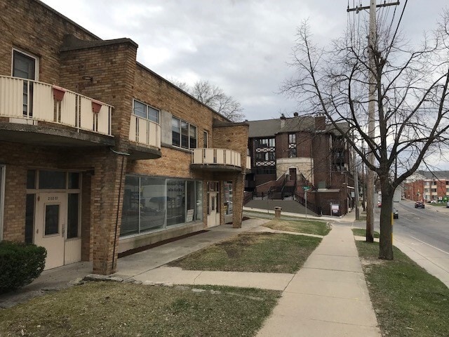 2135 University Ave, Unit #1 in Madison, WI - Foto de edificio - Building Photo