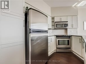 15 Windermere Ave in Toronto, ON - Building Photo - Building Photo