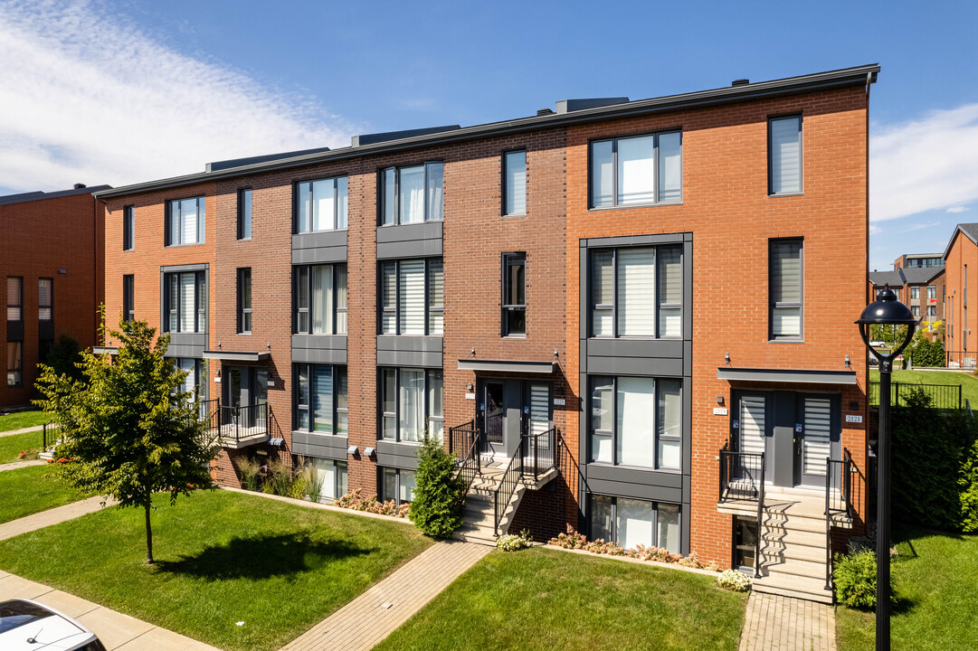 2129 Du Borée Rue in Montréal, QC - Building Photo