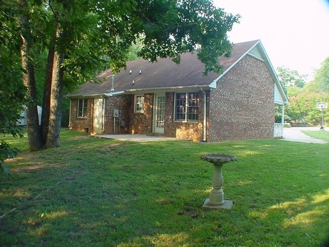 property at 115 Dawn Ct