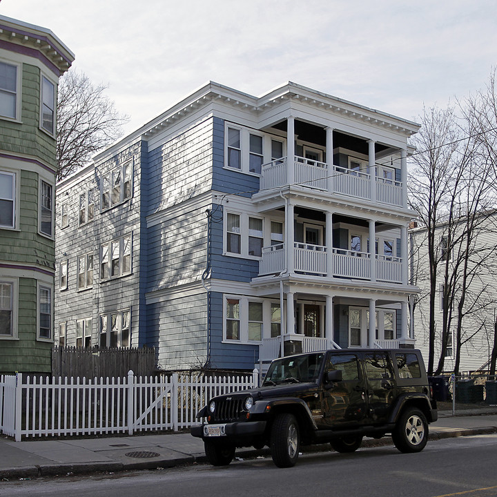 29 Gibson St in Boston, MA - Foto de edificio