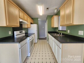 4958 Astonshire Ln in Concord, NC - Building Photo - Building Photo