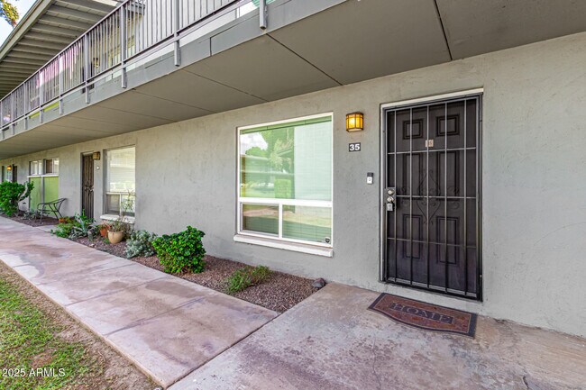 7141 N 16th St in Phoenix, AZ - Building Photo - Building Photo