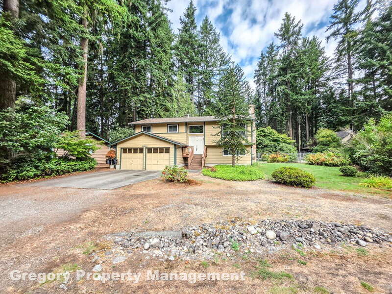 19044 NE 165th Pl in Woodinville, WA - Building Photo