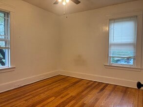 109 Hemond Ave, Unit 2 in Woonsocket, RI - Foto de edificio - Building Photo
