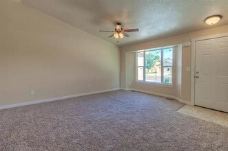 305 W Waterbury Dr in Meridian, ID - Building Photo - Building Photo