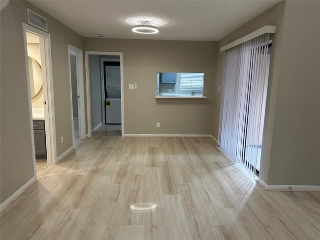 property at 3100 Walnut Bend Ln