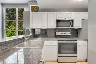 4815 Via Palm Lakes in West Palm Beach, FL - Building Photo - Building Photo