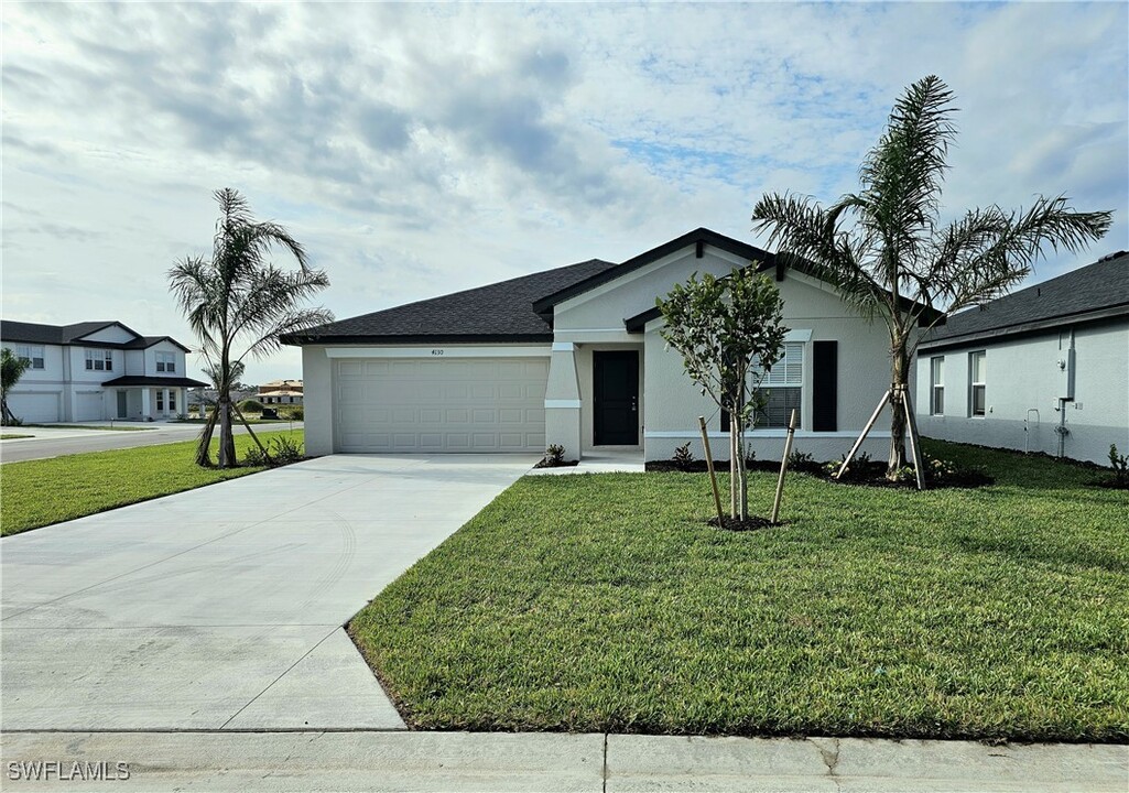 4130 North Dr in North Fort Myers, FL - Building Photo