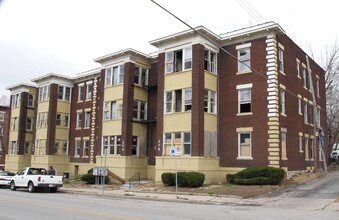 Berkeley Apartments in Kansas City, MO - Building Photo - Building Photo