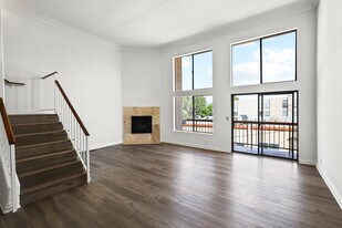 8651 W Olympic Blvd in Los Angeles, CA - Building Photo