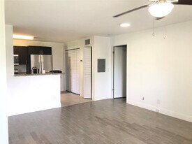 3959 NW 87th Ave in Sunrise, FL - Building Photo