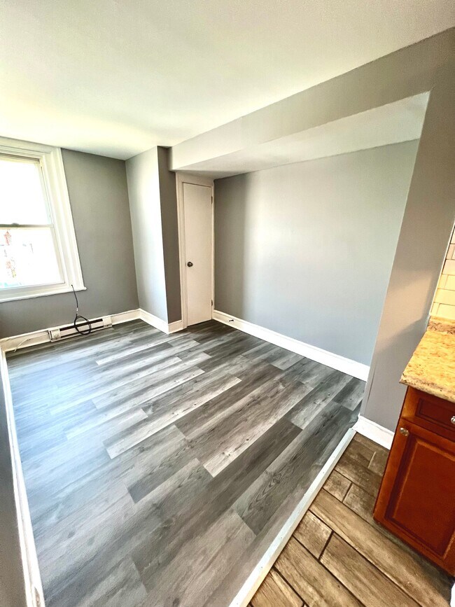 904 E Tioga St, Unit Apt 2 in Philadelphia, PA - Foto de edificio - Building Photo