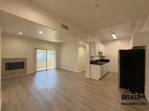 10849 Fruitland Dr in Los Angeles, CA - Building Photo - Building Photo