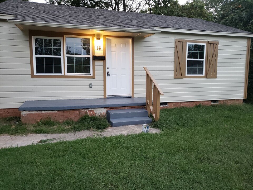 14 Rhodes Ave in North Little Rock, AR - Building Photo