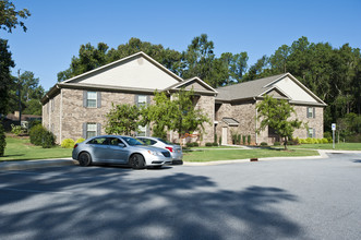 Meadow Brook Acres Apartments in Aiken, SC - Foto de edificio - Building Photo