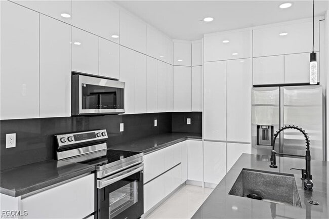 property at 620 Raintree St E