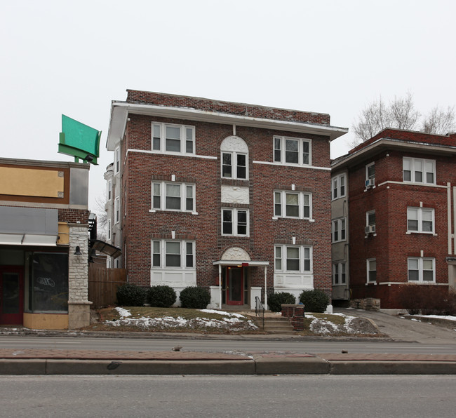 3713 Southwest Tfwy in Kansas City, MO - Foto de edificio - Building Photo