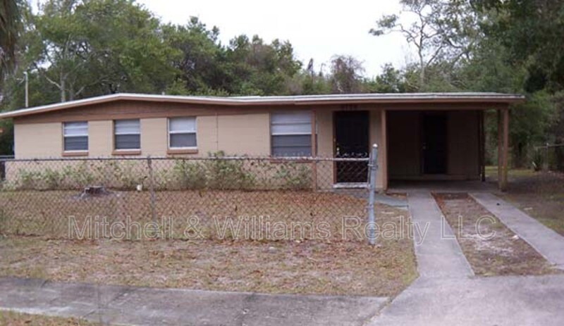 9729 Waynesboro Ave in Jacksonville, FL - Building Photo