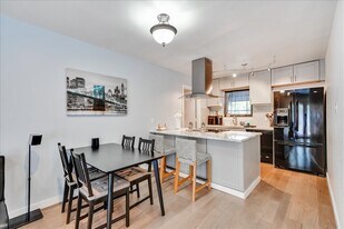 8001 Briarwood Ln in Austin, TX - Building Photo