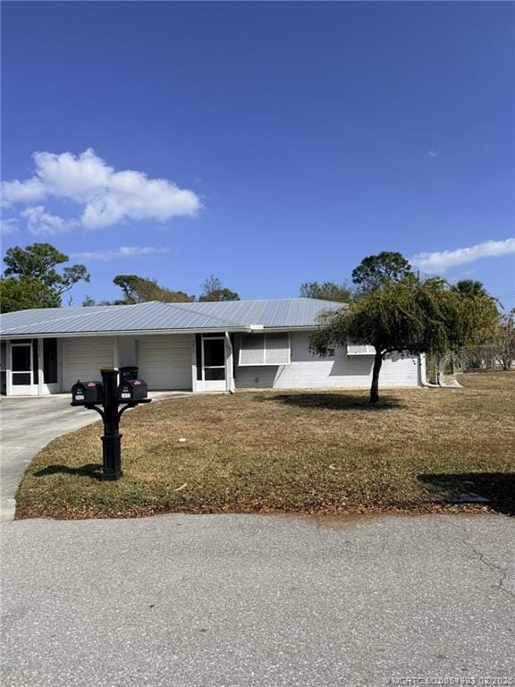 2417 NW Holiday Ct in Stuart, FL - Building Photo - Building Photo