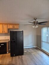 1036 Oak Grove Rd, Unit 33 in Concord, CA - Building Photo - Building Photo