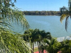 2831 N Oakland Forest Dr in Oakland Park, FL - Building Photo - Building Photo