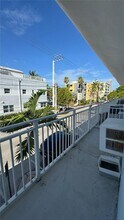 401 Collins Ave in Miami Beach, FL - Building Photo - Building Photo