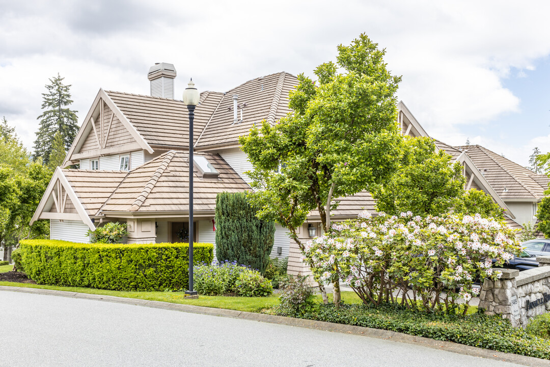 3405 Plateau Blvd in Coquitlam, BC - Building Photo